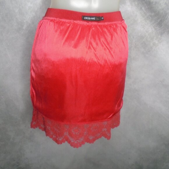 Mini Pencil Skirt Red Lace! for a Special Date - Picture 5 of 8